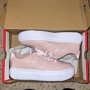 WOMENS NIKE COURT VISION ALTA LTR